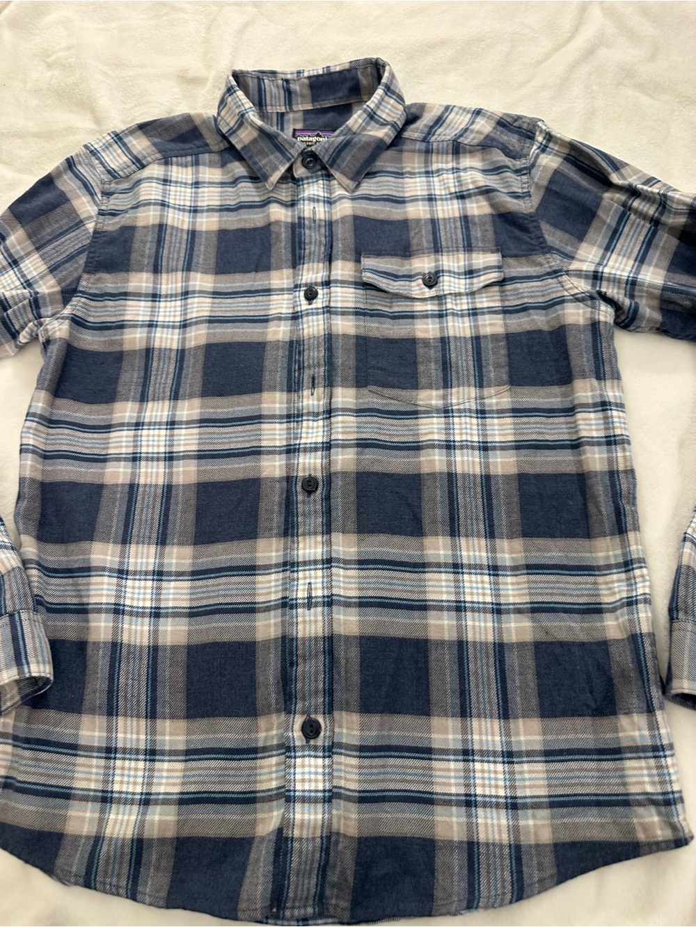 Patagonia Men's Navy and Gray Plaid Button-Up Shirt size Small